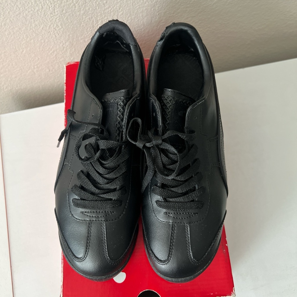 Puma Men's Classic Black Sneakers - Picture 5 of 5